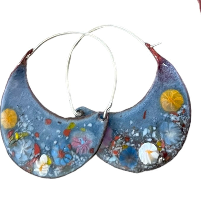 SS CRESCENT HOOP, TINY GARDEN, CHAMBRAY